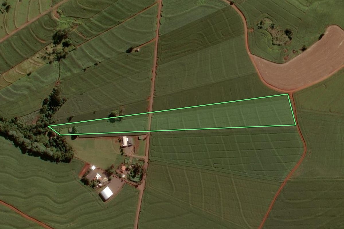 Imagem de satélite do imóvel rural em Nova Aurora (PR), com o contorno declarado no CAR desenhado por cima.