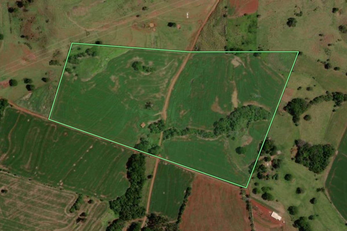 Imagem de satélite do imóvel rural em Nova Cantu (PR), com o contorno declarado no CAR desenhado por cima.