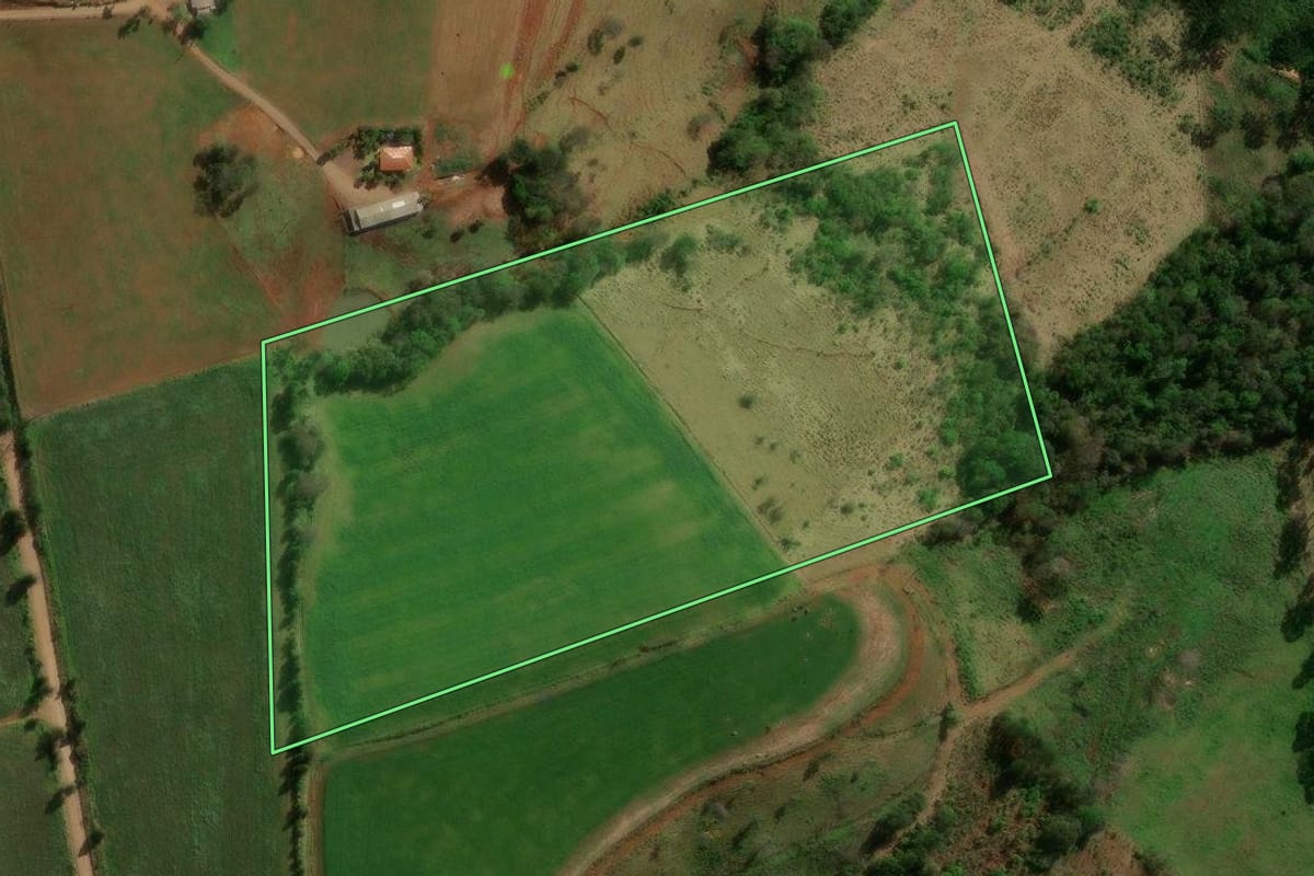 Imagem de satélite do imóvel rural em Nova Laranjeiras (PR), com o contorno declarado no CAR desenhado por cima.