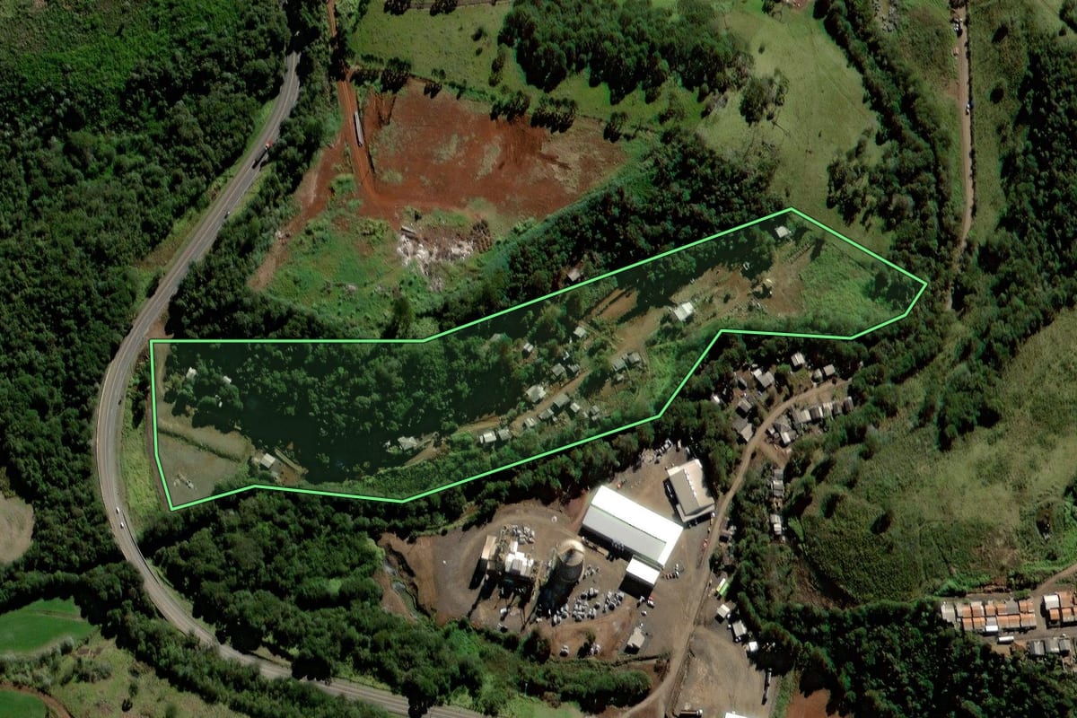 Imagem de satélite do imóvel rural em Nova Laranjeiras (PR), com o contorno declarado no CAR desenhado por cima.