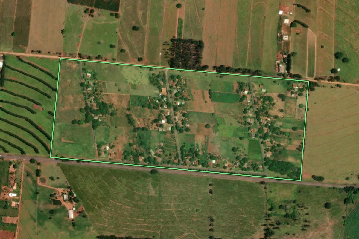 Imagem de satélite do imóvel rural em Nova Olímpia (PR), com o contorno declarado no CAR desenhado por cima.