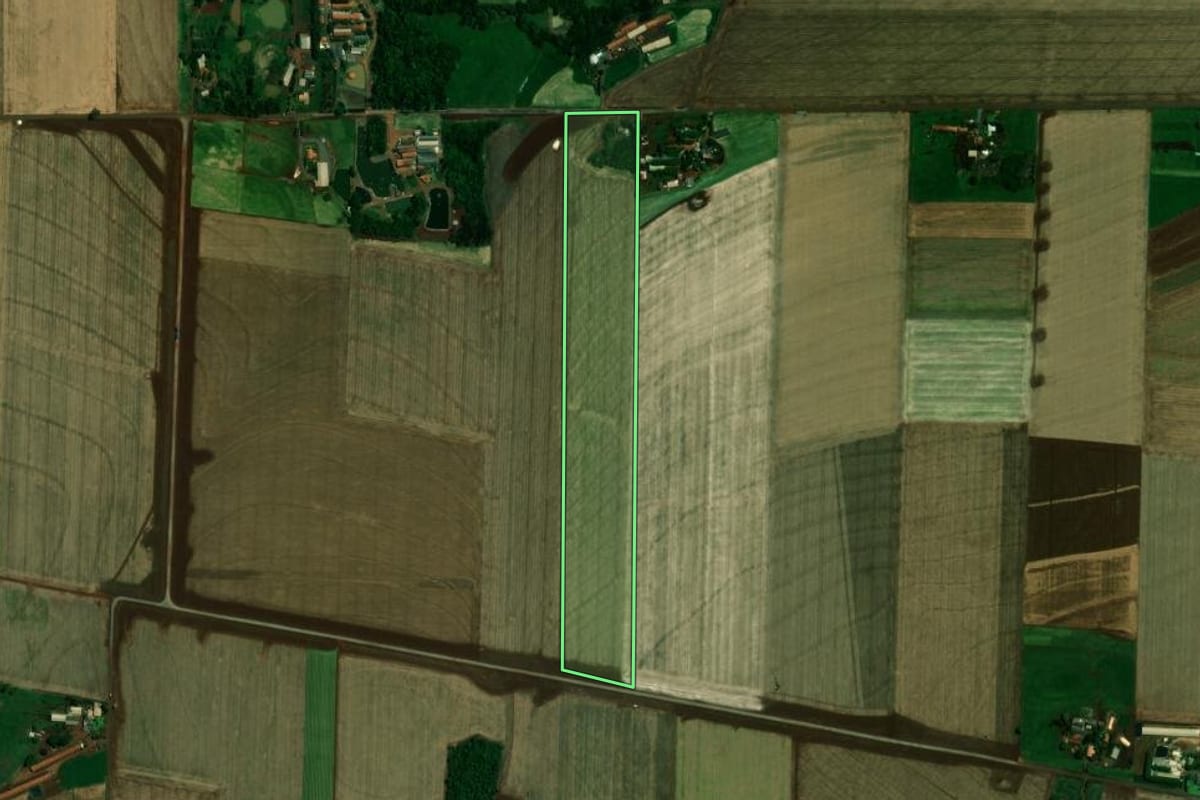 Imagem de satélite do imóvel rural em Nova Santa Rosa (PR), com o contorno declarado no CAR desenhado por cima.