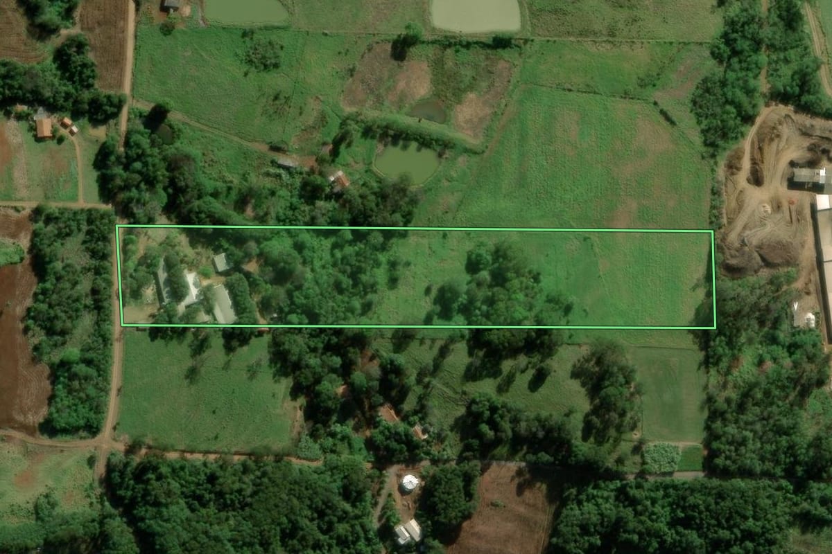 Imagem de satélite do imóvel rural em Nova Santa Rosa (PR), com o contorno declarado no CAR desenhado por cima.