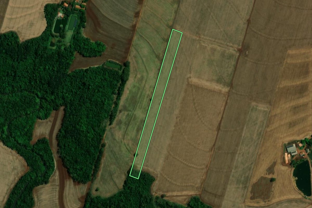 Imagem de satélite do imóvel rural em Nova Santa Rosa (PR), com o contorno declarado no CAR desenhado por cima.