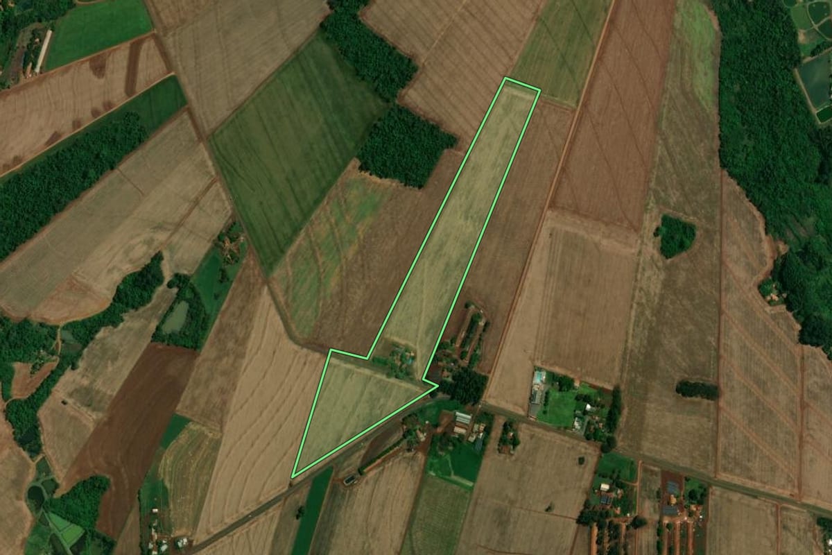 Imagem de satélite do imóvel rural em Nova Santa Rosa (PR), com o contorno declarado no CAR desenhado por cima.