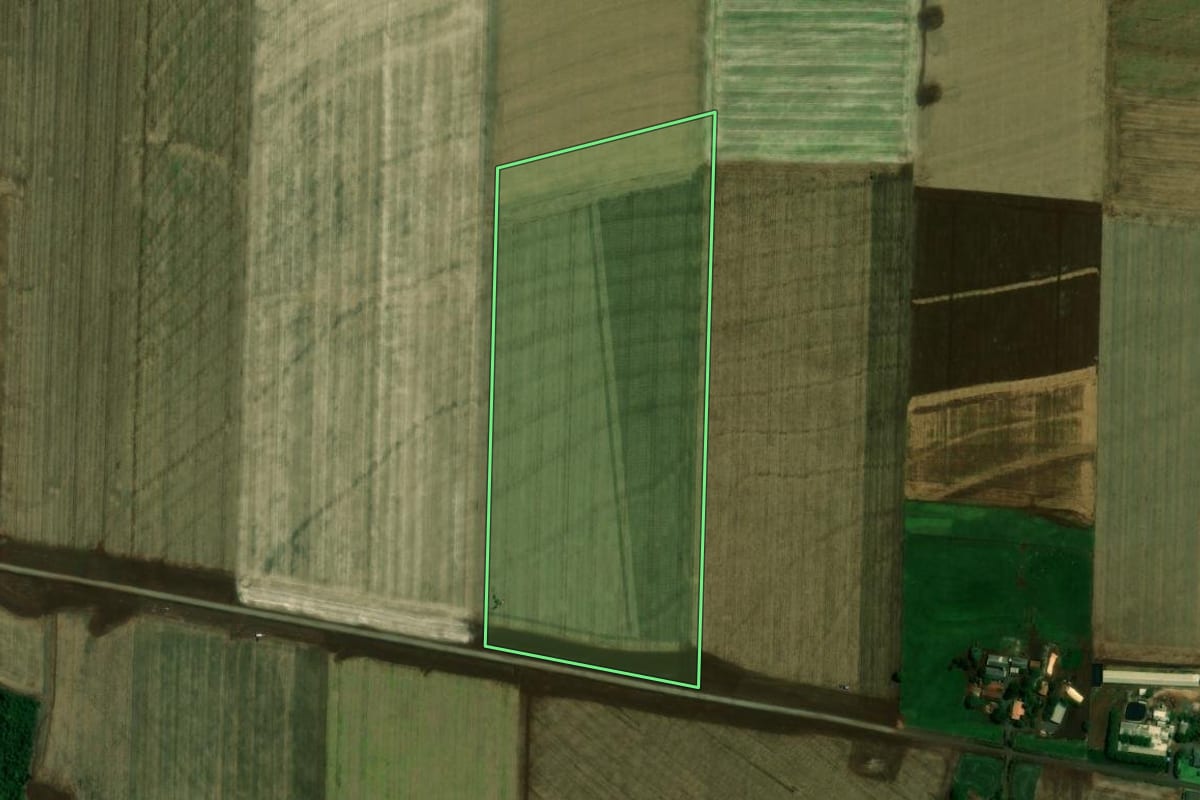 Imagem de satélite do imóvel rural em Nova Santa Rosa (PR), com o contorno declarado no CAR desenhado por cima.