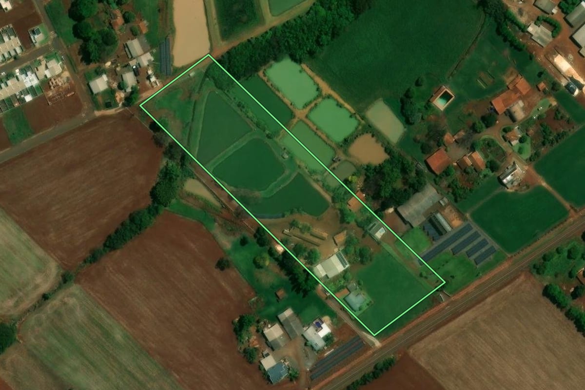 Imagem de satélite do imóvel rural em Nova Santa Rosa (PR), com o contorno declarado no CAR desenhado por cima.