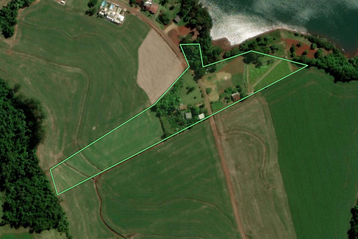 Imagem de satélite do imóvel rural em Nova Prata do Iguaçu (PR), com o contorno declarado no CAR desenhado por cima.