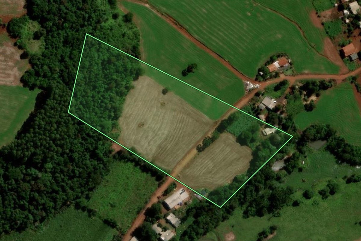 Imagem de satélite do imóvel rural em Nova Prata do Iguaçu (PR), com o contorno declarado no CAR desenhado por cima.