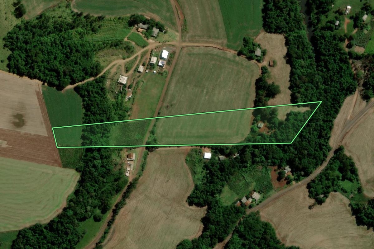 Imagem de satélite do imóvel rural em Nova Prata do Iguaçu (PR), com o contorno declarado no CAR desenhado por cima.