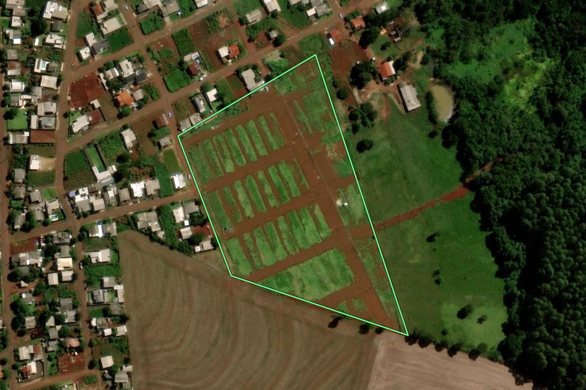 Imagem de satélite do imóvel rural em Nova Prata do Iguaçu (PR), com o contorno declarado no CAR desenhado por cima.