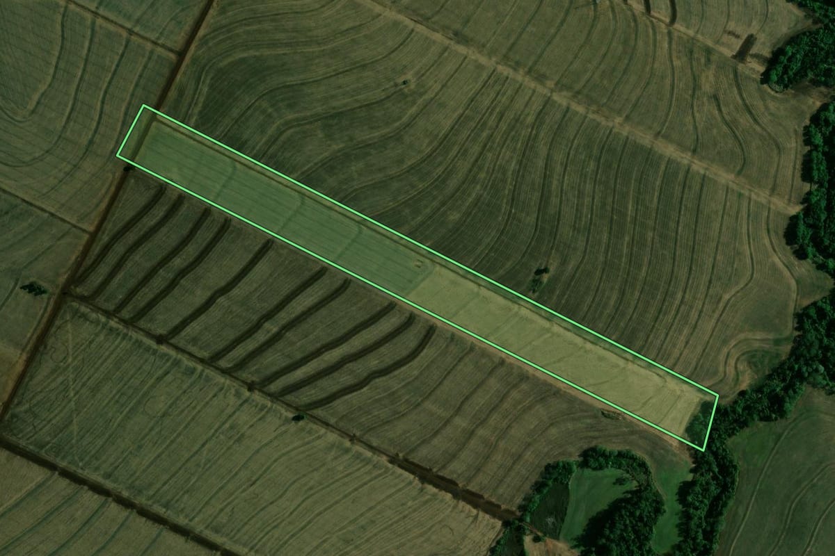 Imagem de satélite do imóvel rural em Ourizona (PR), com o contorno declarado no CAR desenhado por cima.