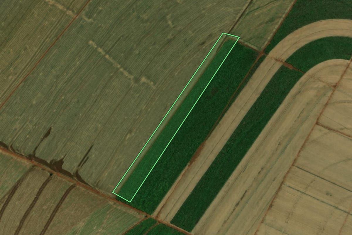 Imagem de satélite do imóvel rural em Ourizona (PR), com o contorno declarado no CAR desenhado por cima.