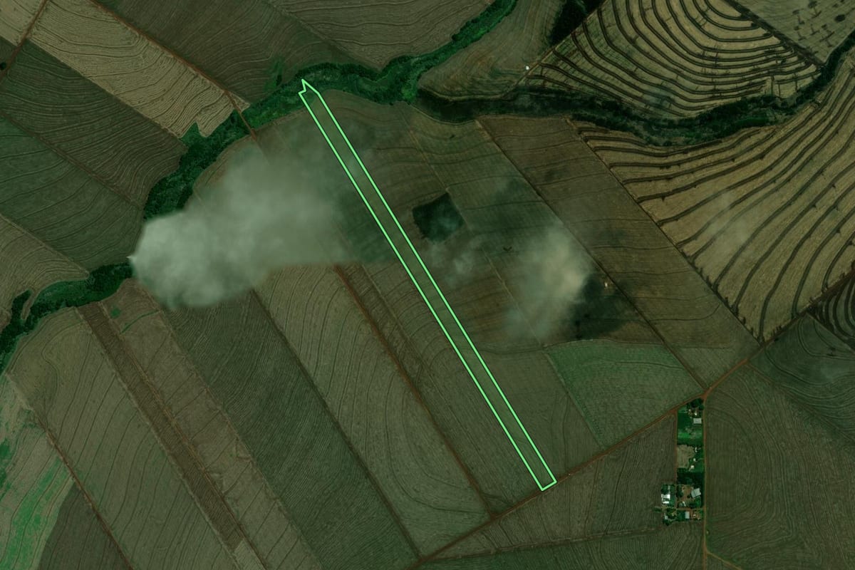 Imagem de satélite do imóvel rural em Ourizona (PR), com o contorno declarado no CAR desenhado por cima.