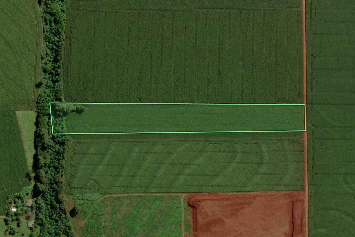 Imagem de satélite do imóvel rural em Ouro Verde do Oeste (PR), com o contorno declarado no CAR desenhado por cima.