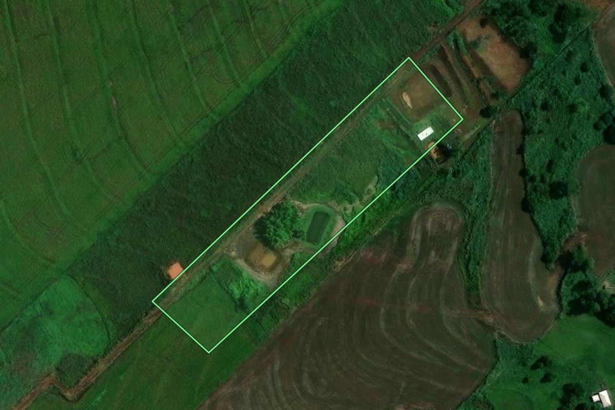 Imagem de satélite do imóvel rural em Paiçandu (PR), com o contorno declarado no CAR desenhado por cima.