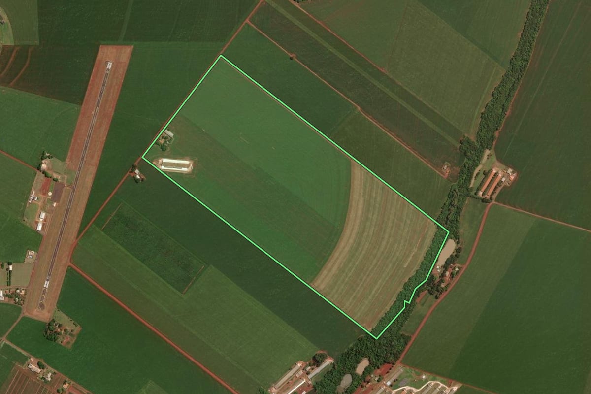 Imagem de satélite do imóvel rural em Palotina (PR), com o contorno declarado no CAR desenhado por cima.