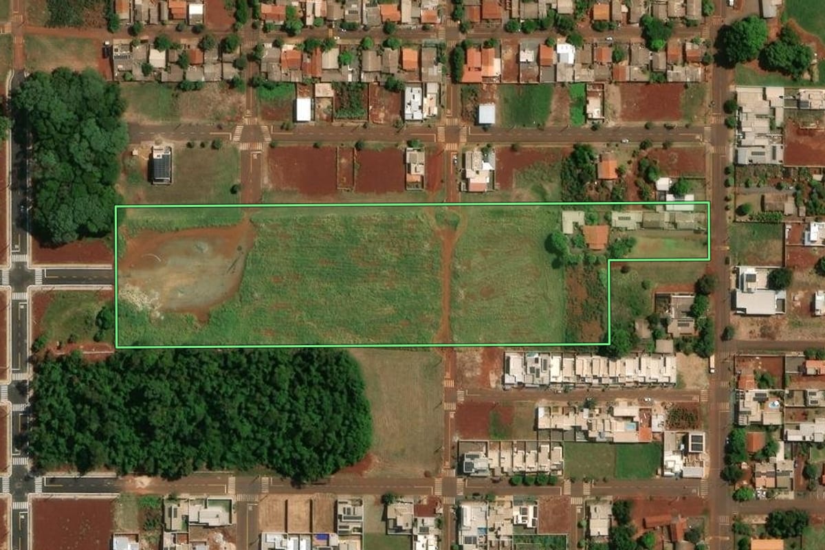 Imagem de satélite do imóvel rural em Palotina (PR), com o contorno declarado no CAR desenhado por cima.
