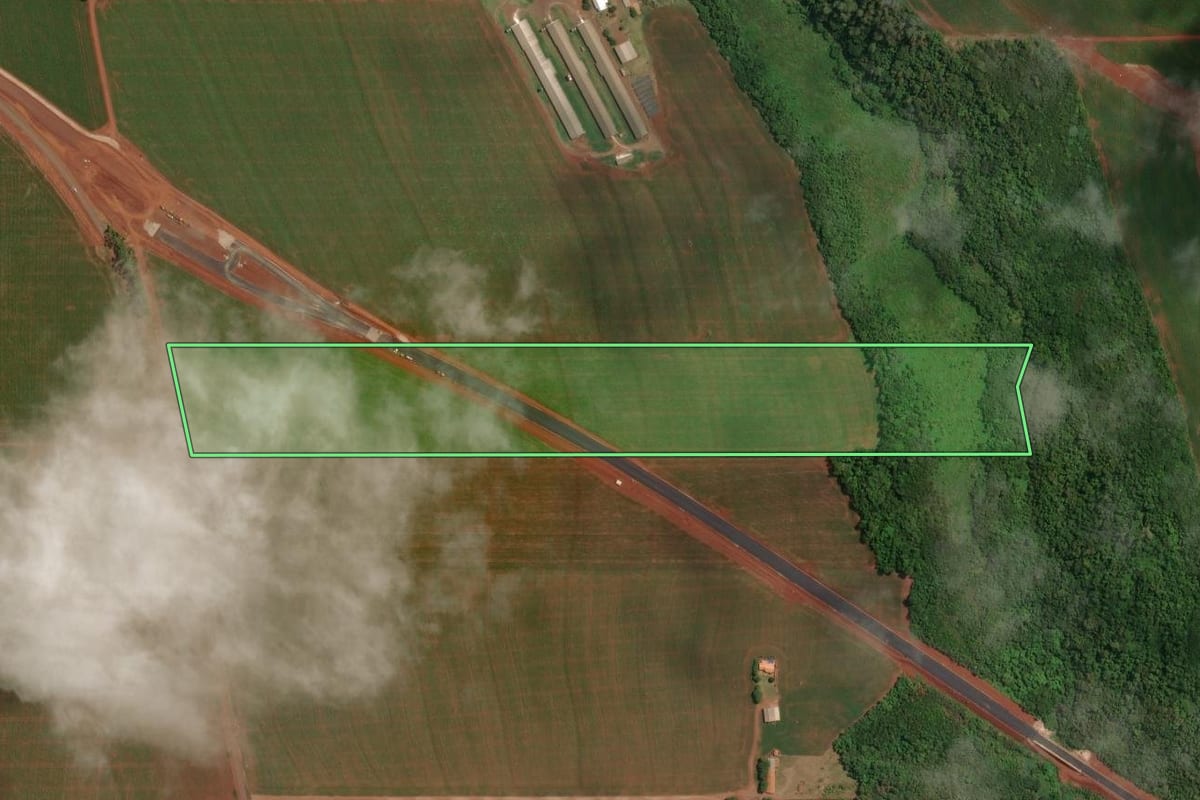 Imagem de satélite do imóvel rural em Palotina (PR), com o contorno declarado no CAR desenhado por cima.