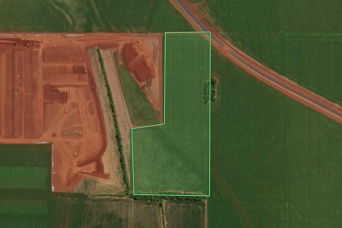 Imagem de satélite do imóvel rural em Palotina (PR), com o contorno declarado no CAR desenhado por cima.