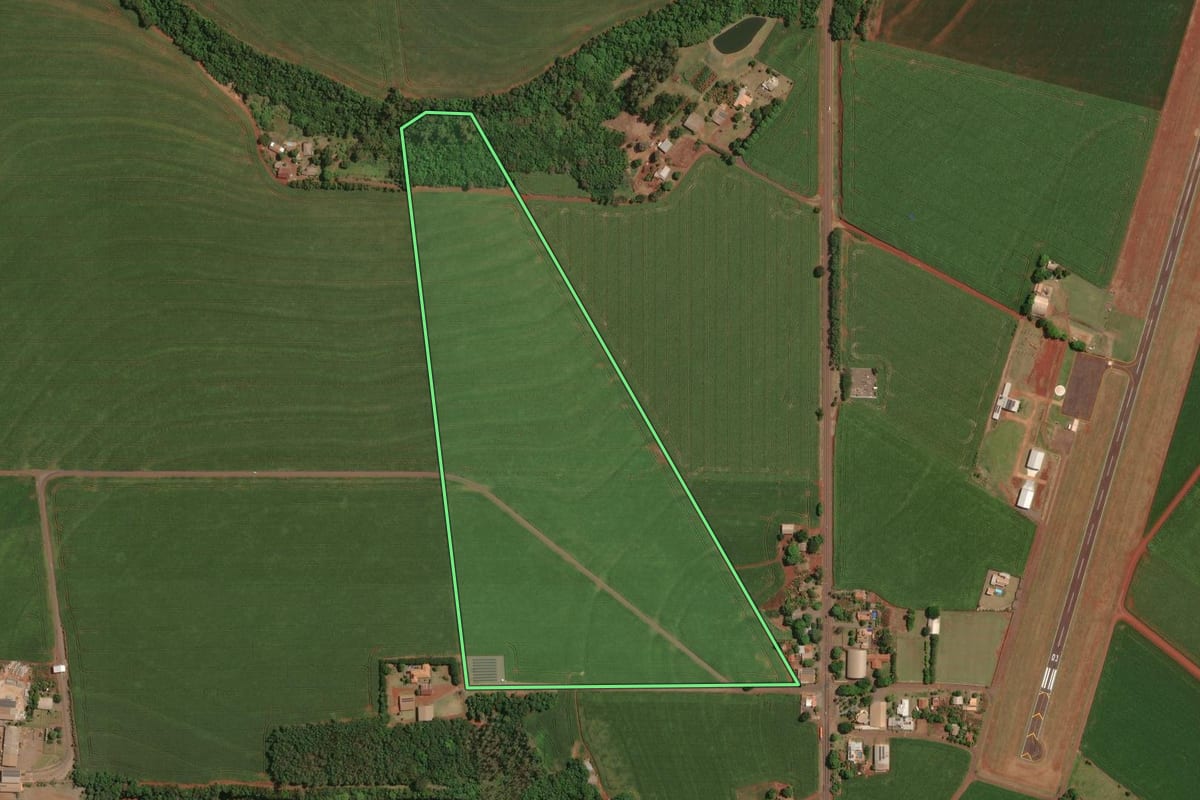 Imagem de satélite do imóvel rural em Palotina (PR), com o contorno declarado no CAR desenhado por cima.