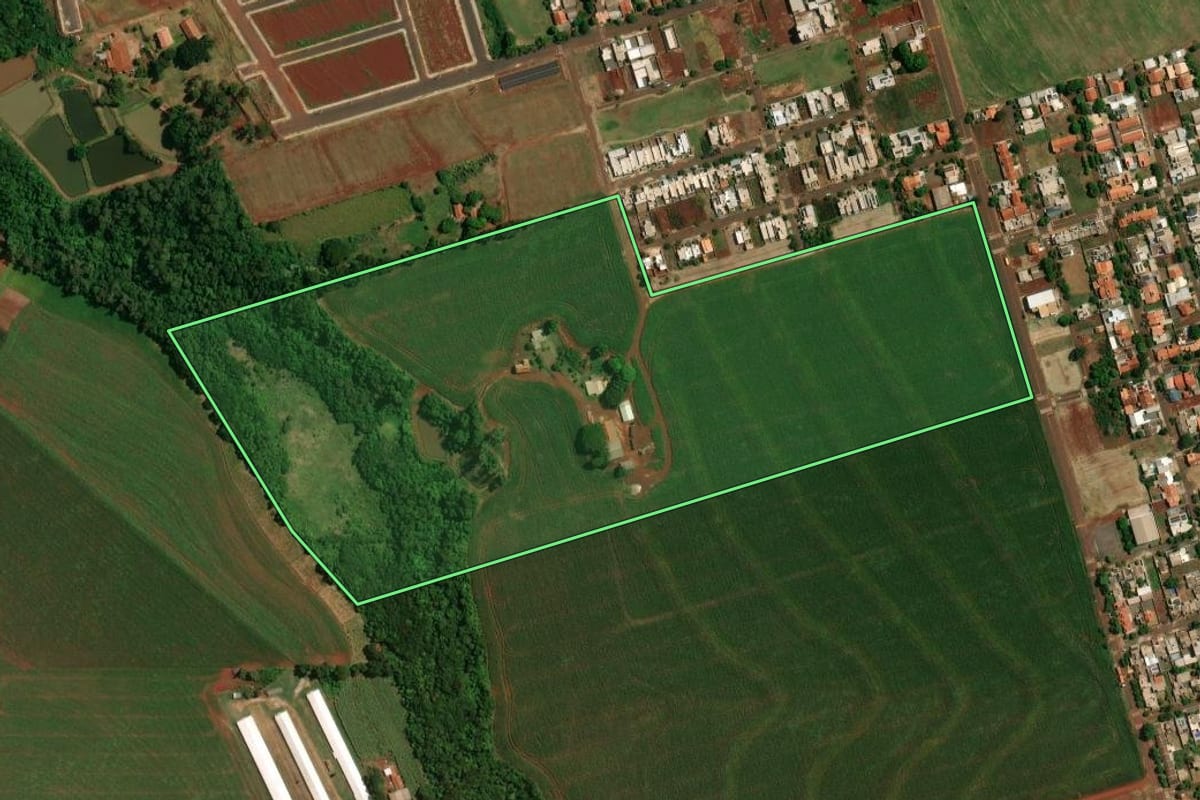 Imagem de satélite do imóvel rural em Palotina (PR), com o contorno declarado no CAR desenhado por cima.