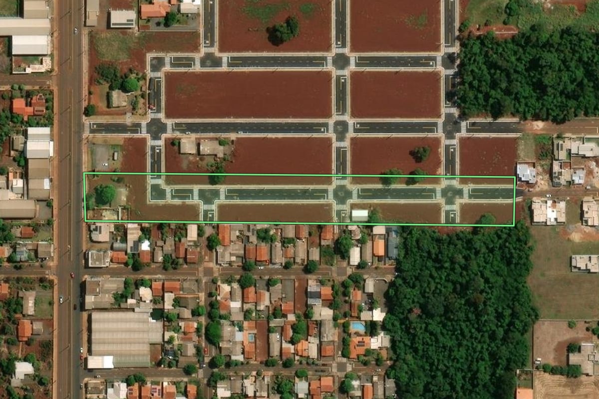 Imagem de satélite do imóvel rural em Palotina (PR), com o contorno declarado no CAR desenhado por cima.