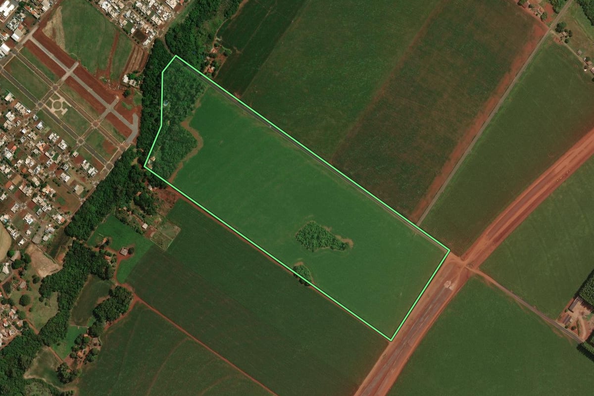Imagem de satélite do imóvel rural em Palotina (PR), com o contorno declarado no CAR desenhado por cima.