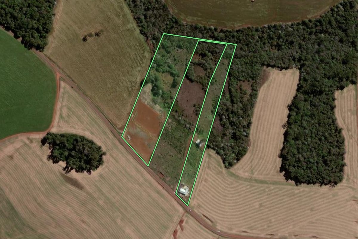 Imagem de satélite do imóvel rural em Pato Branco (PR), com o contorno declarado no CAR desenhado por cima.