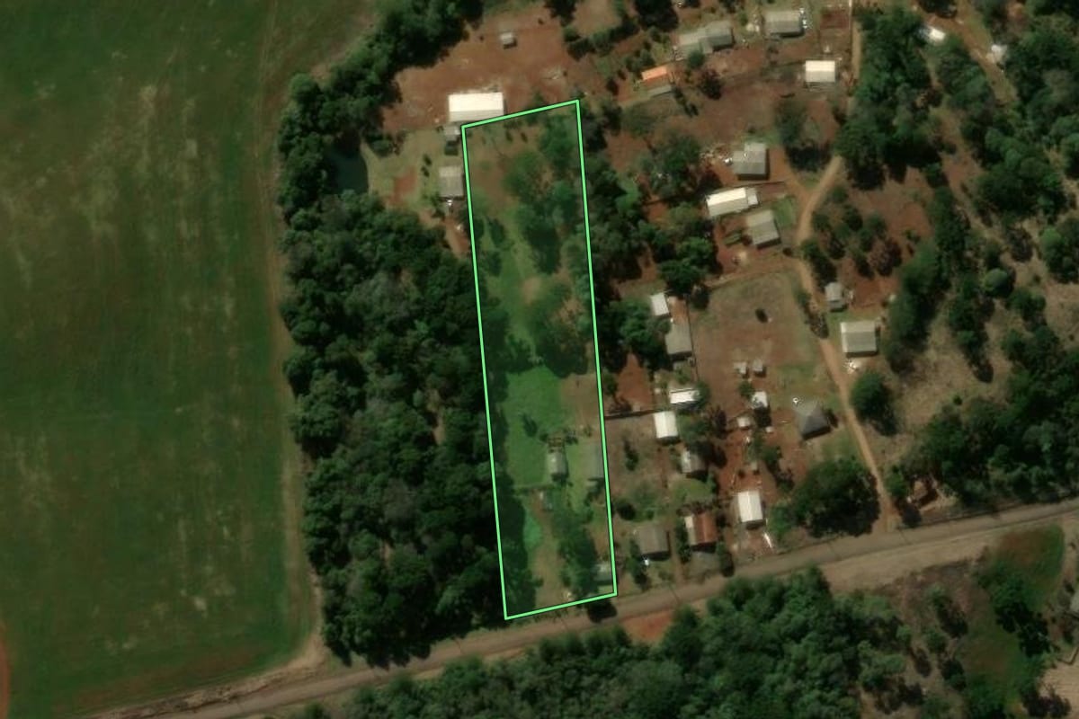 Imagem de satélite do imóvel rural em Pitanga (PR), com o contorno declarado no CAR desenhado por cima.
