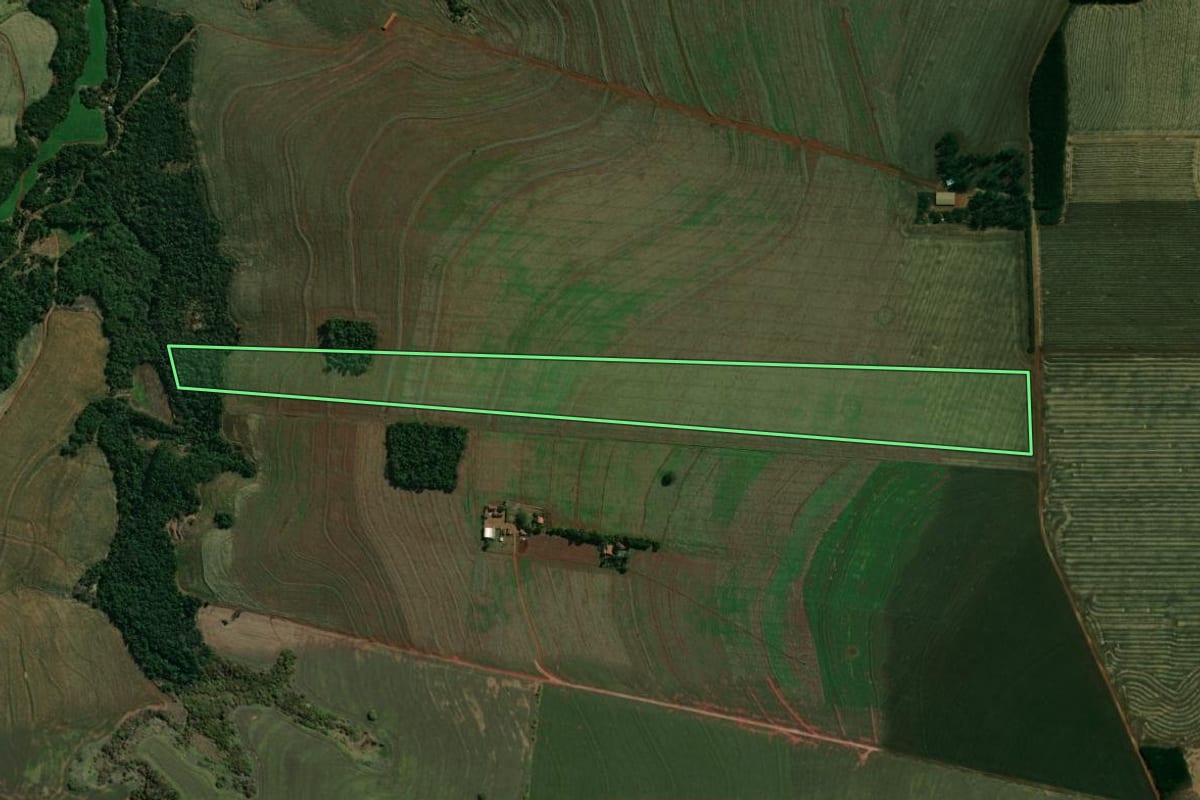 Imagem de satélite do imóvel rural em Pitangueiras (PR), com o contorno declarado no CAR desenhado por cima.