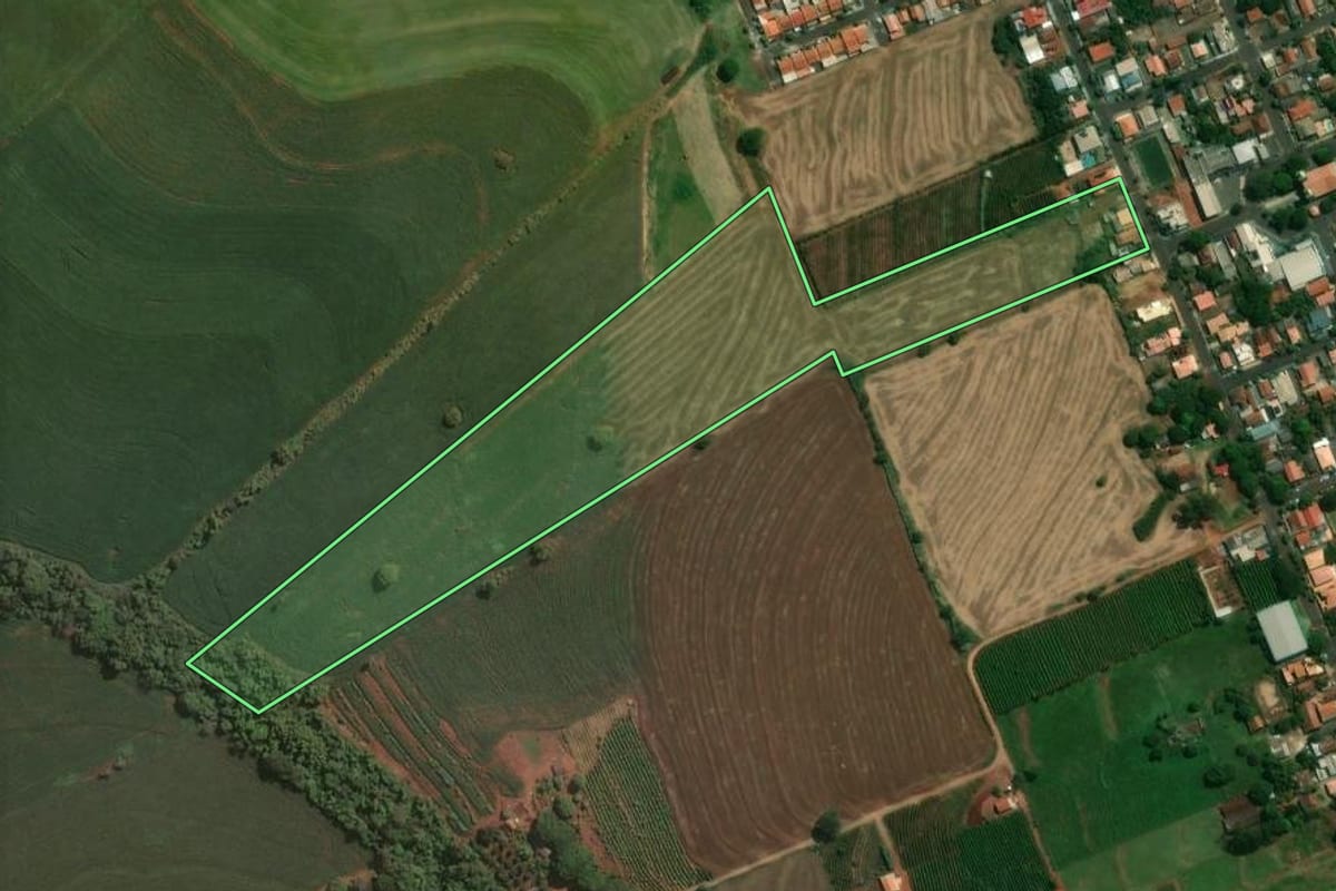 Imagem de satélite do imóvel rural em Pitangueiras (PR), com o contorno declarado no CAR desenhado por cima.