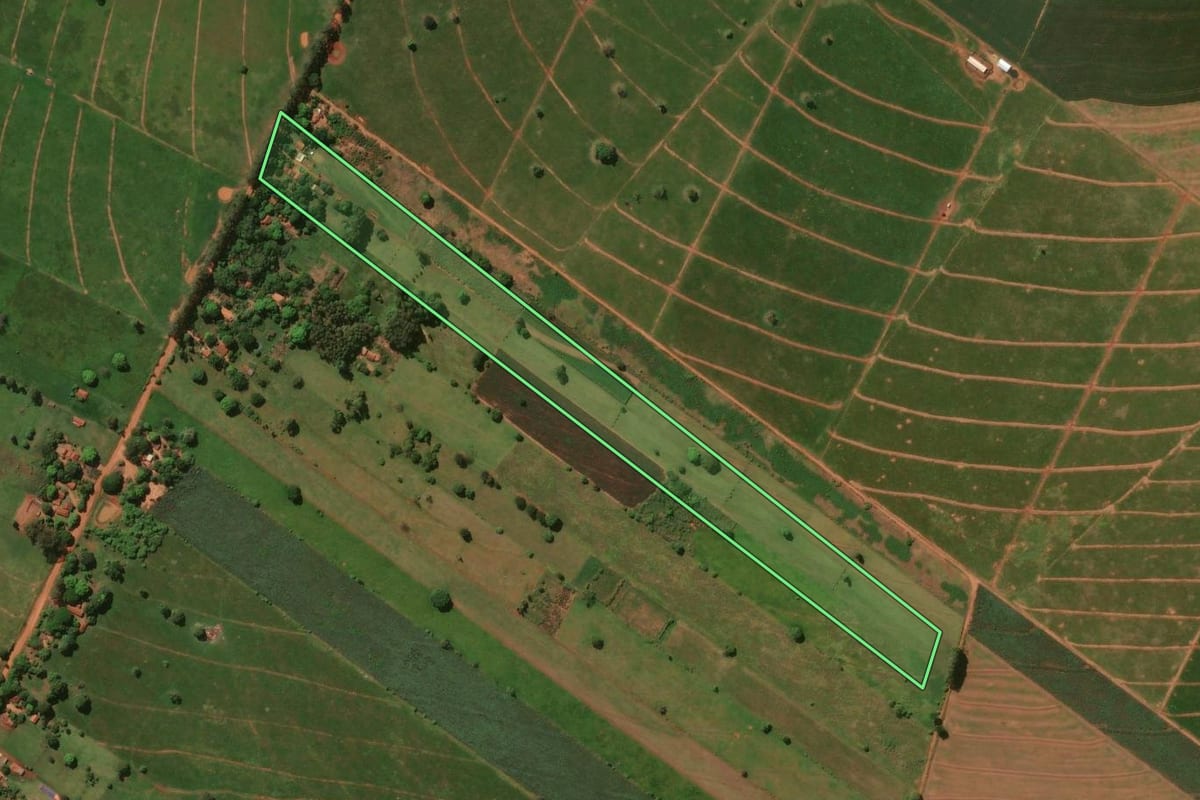 Imagem de satélite do imóvel rural em Planaltina do Paraná (PR), com o contorno declarado no CAR desenhado por cima.
