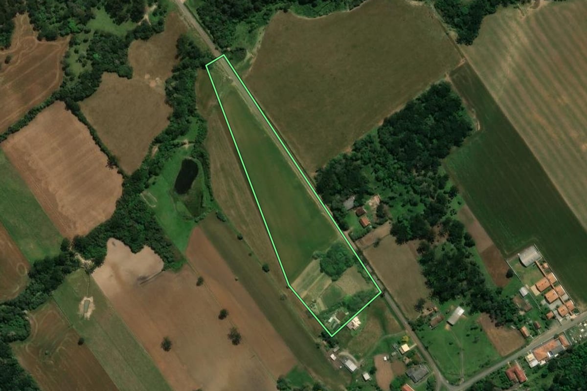 Imagem de satélite do imóvel rural em Prudentópolis (PR), com o contorno declarado no CAR desenhado por cima.