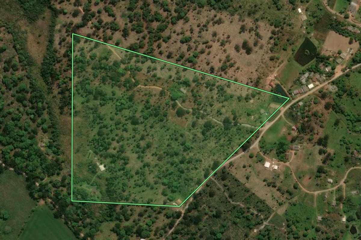Imagem de satélite do imóvel rural em Prudentópolis (PR), com o contorno declarado no CAR desenhado por cima.