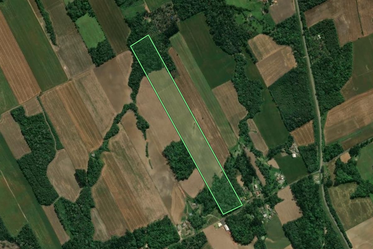 Imagem de satélite do imóvel rural em Prudentópolis (PR), com o contorno declarado no CAR desenhado por cima.