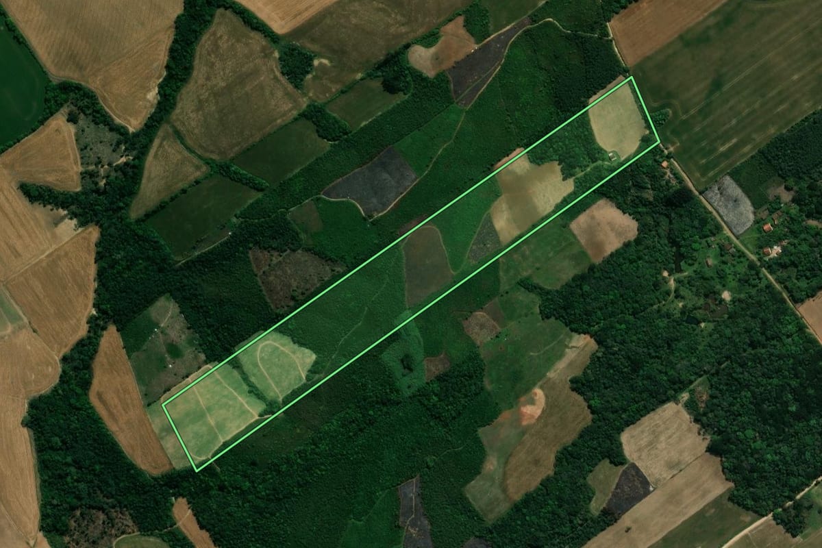 Imagem de satélite do imóvel rural em Prudentópolis (PR), com o contorno declarado no CAR desenhado por cima.