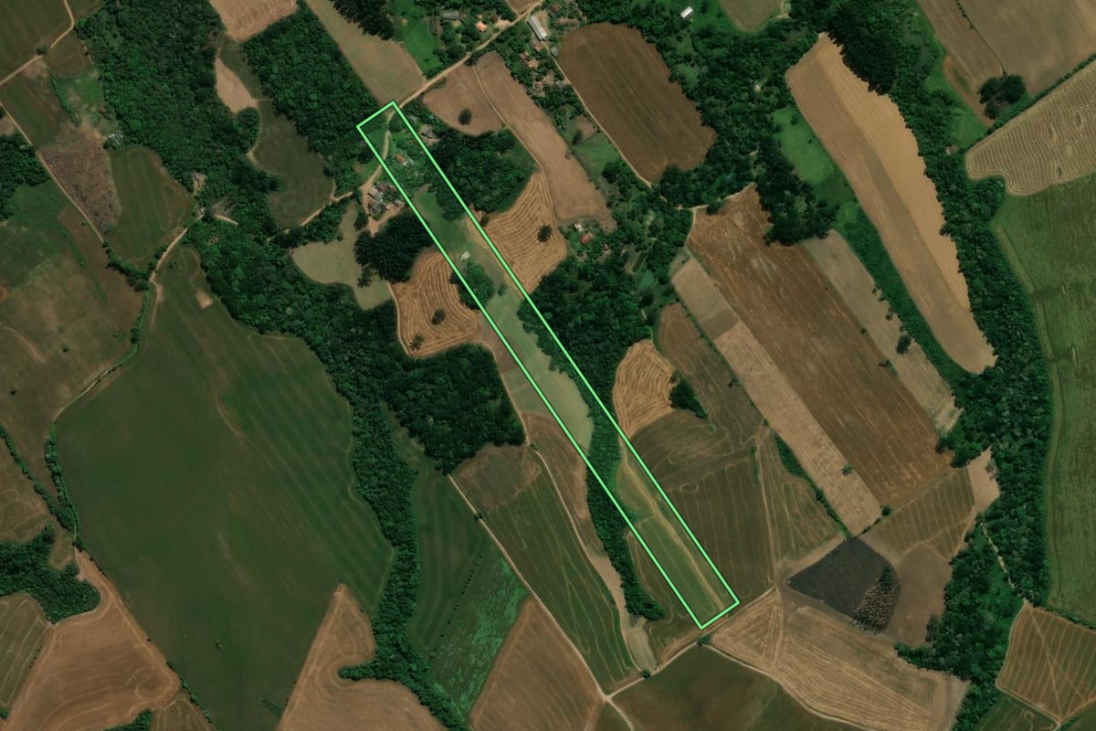 Imagem de satélite do imóvel rural em Prudentópolis (PR), com o contorno declarado no CAR desenhado por cima.