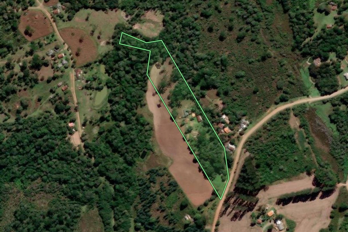 Imagem de satélite do imóvel rural em Prudentópolis (PR), com o contorno declarado no CAR desenhado por cima.