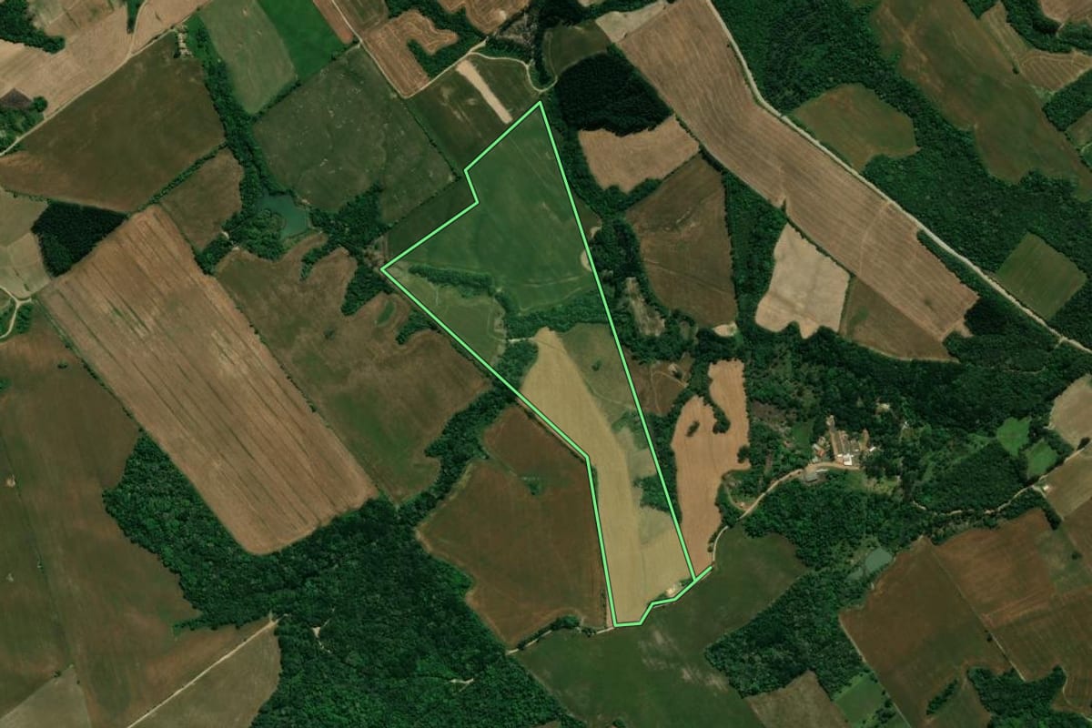 Imagem de satélite do imóvel rural em Prudentópolis (PR), com o contorno declarado no CAR desenhado por cima.