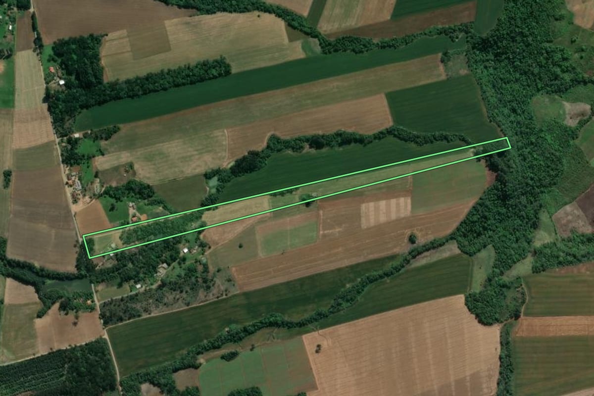 Imagem de satélite do imóvel rural em Prudentópolis (PR), com o contorno declarado no CAR desenhado por cima.
