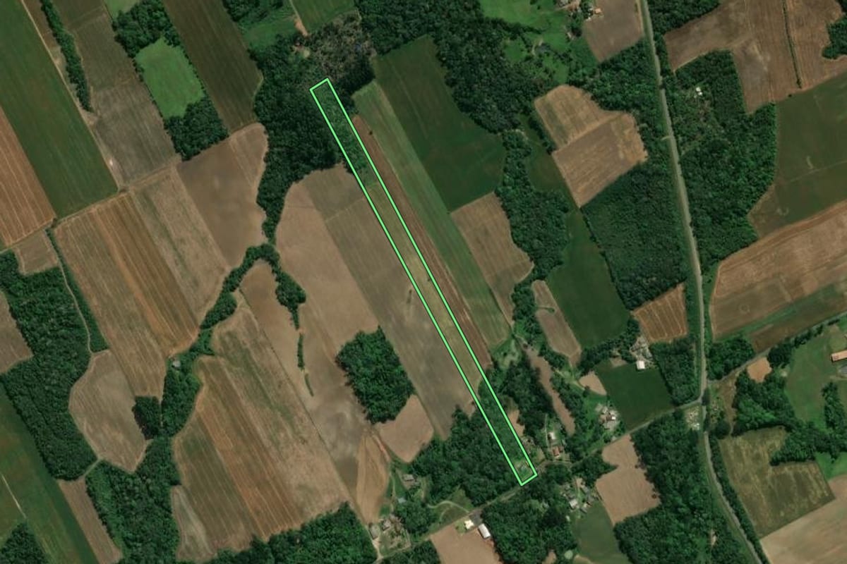 Imagem de satélite do imóvel rural em Prudentópolis (PR), com o contorno declarado no CAR desenhado por cima.