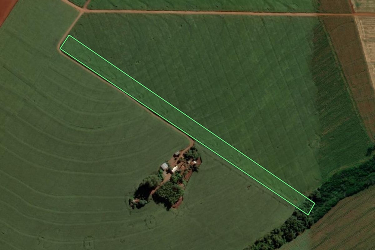 Imagem de satélite do imóvel rural em Quarto Centenário (PR), com o contorno declarado no CAR desenhado por cima.