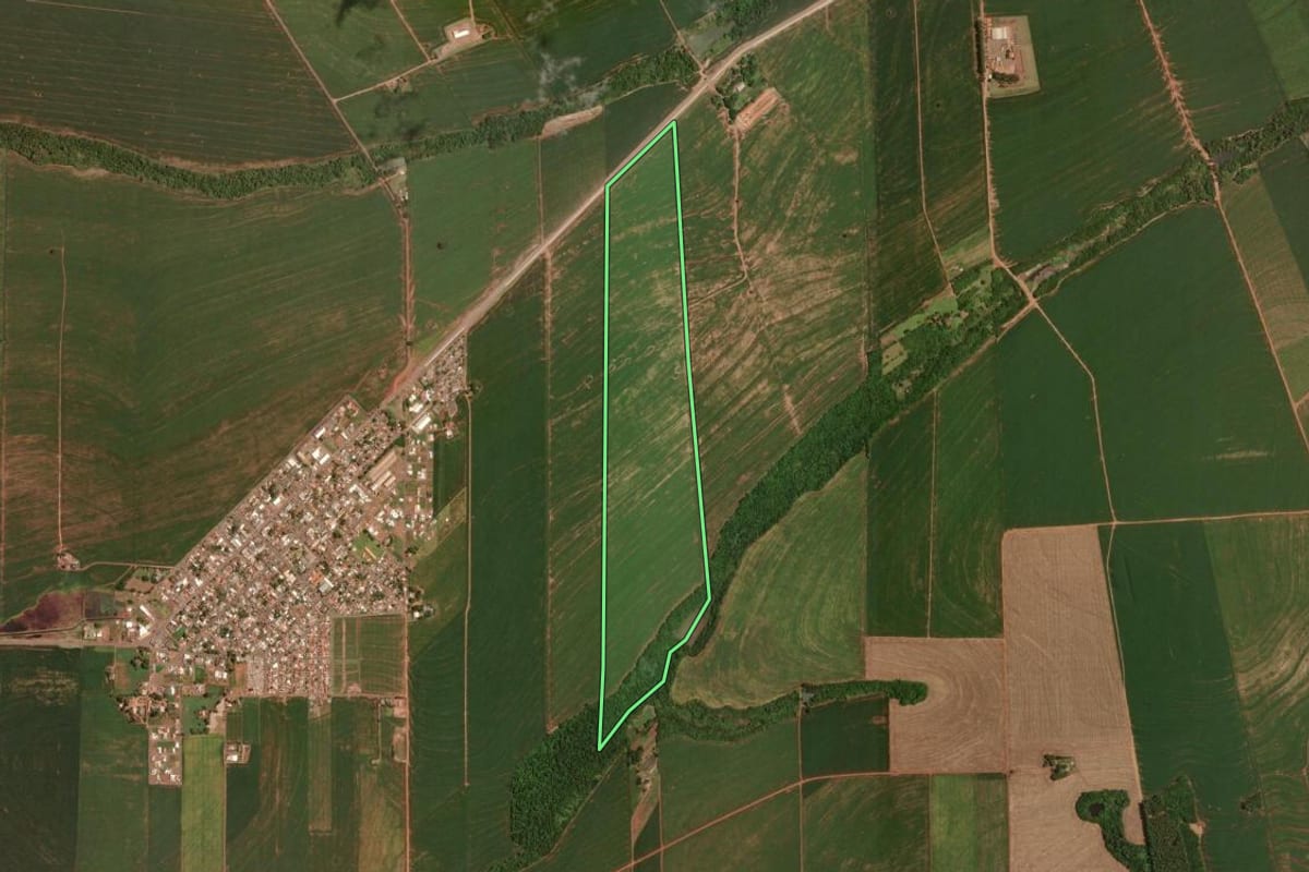 Imagem de satélite do imóvel rural em Quarto Centenário (PR), com o contorno declarado no CAR desenhado por cima.