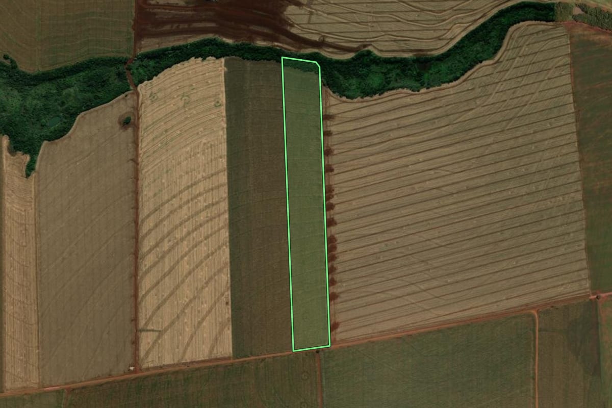 Imagem de satélite do imóvel rural em Quarto Centenário (PR), com o contorno declarado no CAR desenhado por cima.