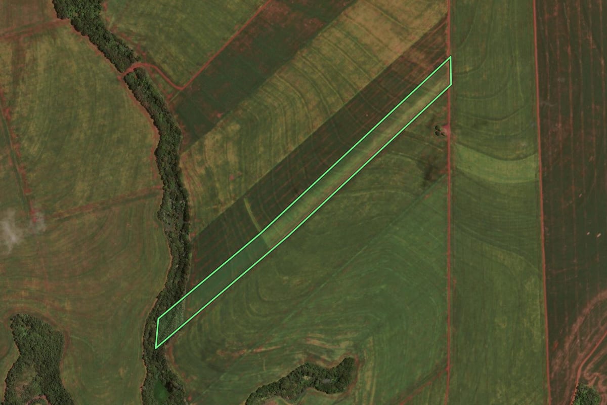 Imagem de satélite do imóvel rural em Quarto Centenário (PR), com o contorno declarado no CAR desenhado por cima.