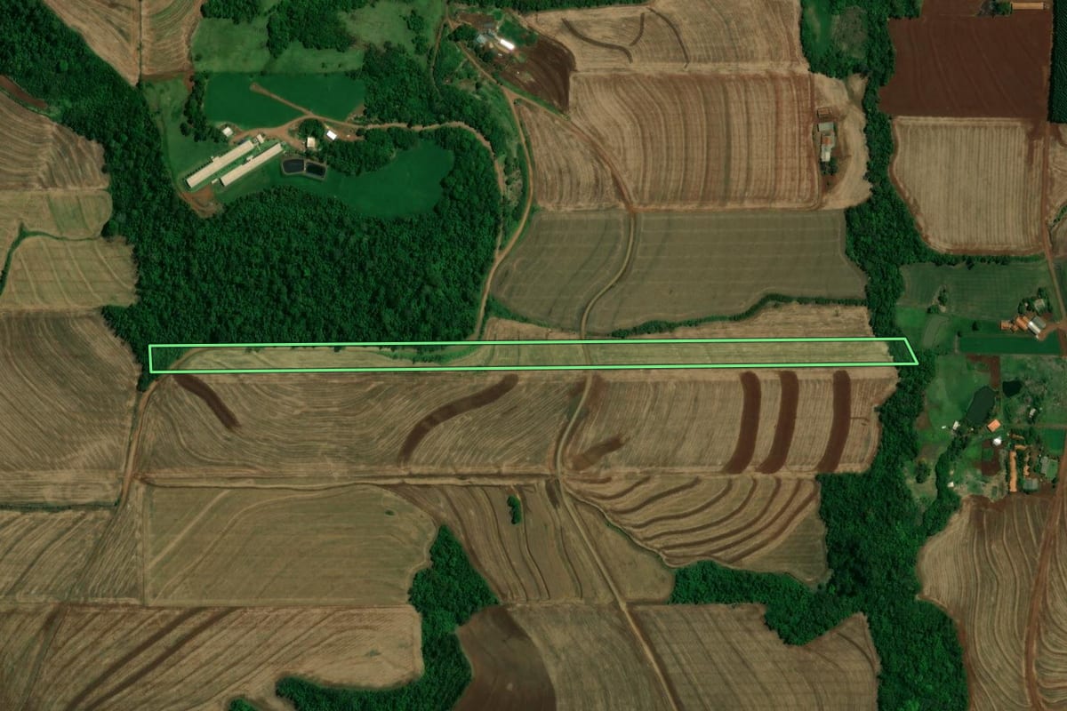 Imagem de satélite do imóvel rural em Quatro Pontes (PR), com o contorno declarado no CAR desenhado por cima.