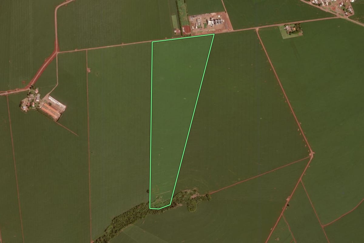 Imagem de satélite do imóvel rural em Rancho Alegre D'Oeste (PR), com o contorno declarado no CAR desenhado por cima.