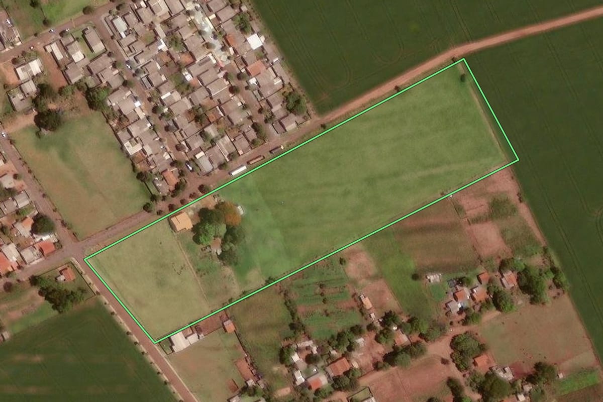 Imagem de satélite do imóvel rural em Rancho Alegre D'Oeste (PR), com o contorno declarado no CAR desenhado por cima.