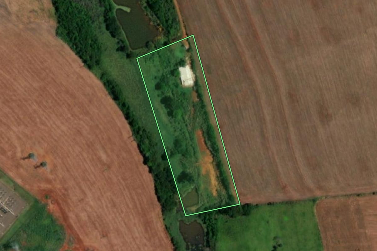 Imagem de satélite do imóvel rural em Realeza (PR), com o contorno declarado no CAR desenhado por cima.